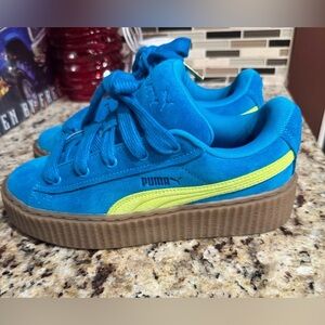 WOMENS PUMA FENTY CREEPER
PHATTY WOMAN SIZE 7.5